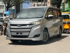 Toyota Noah 2020 Gold
