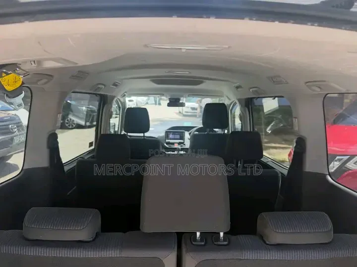 Toyota Noah 2020 Gold
