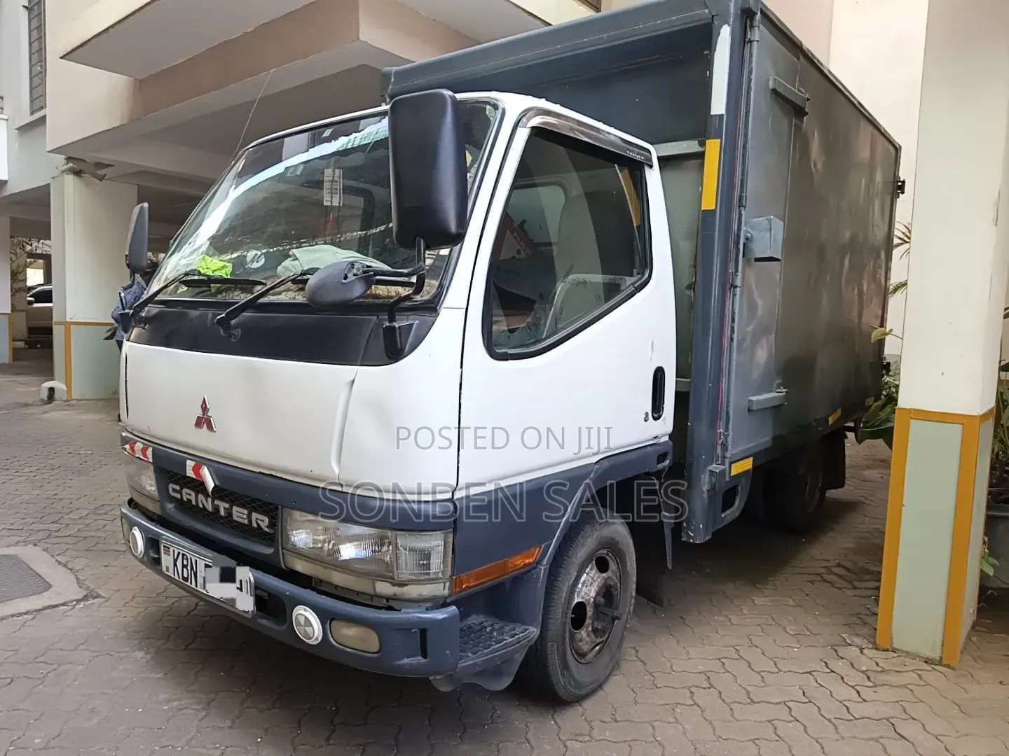 Mitsubishi Canter Petrol 2003 White