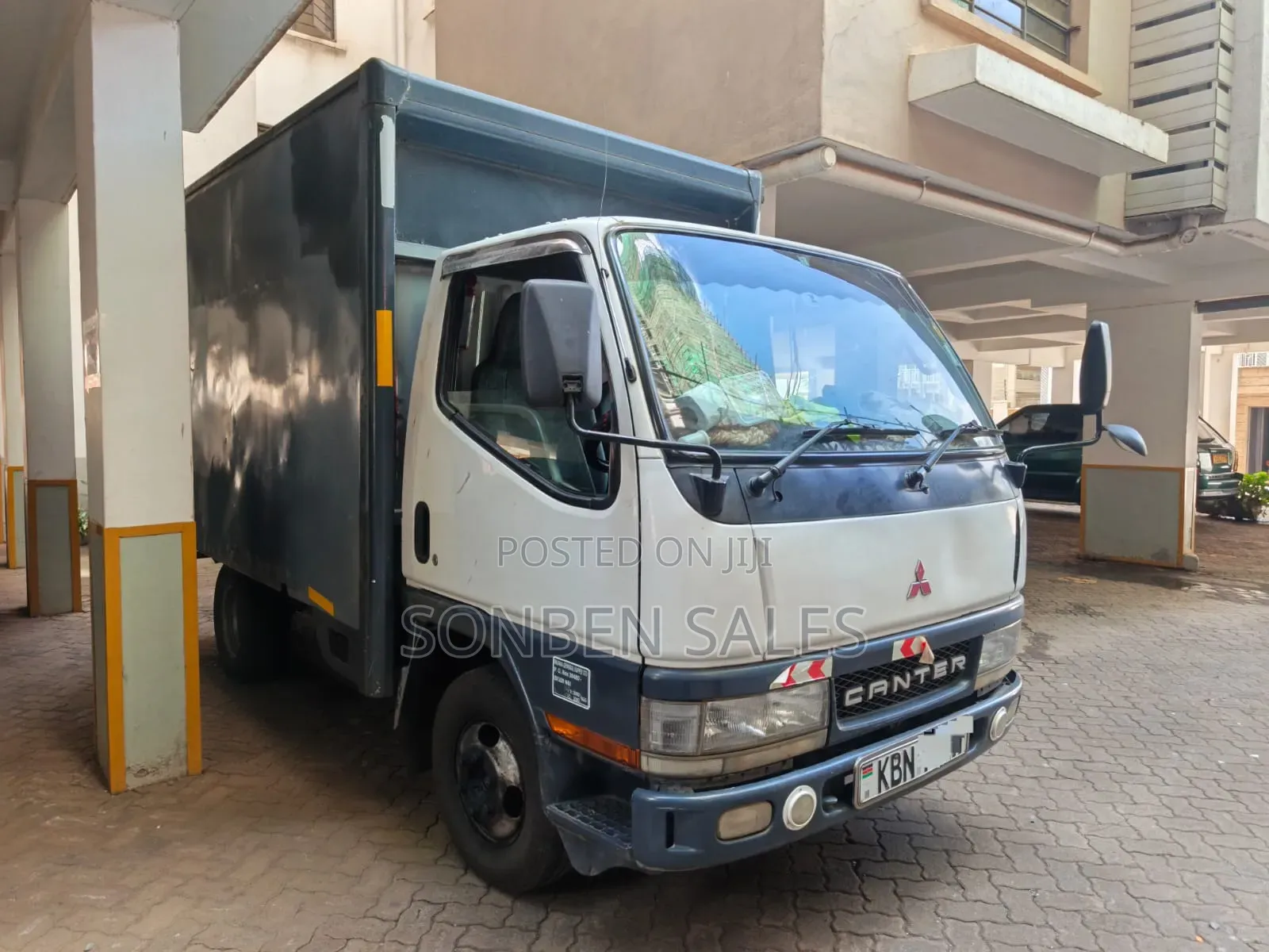Mitsubishi Canter Petrol 2003 White