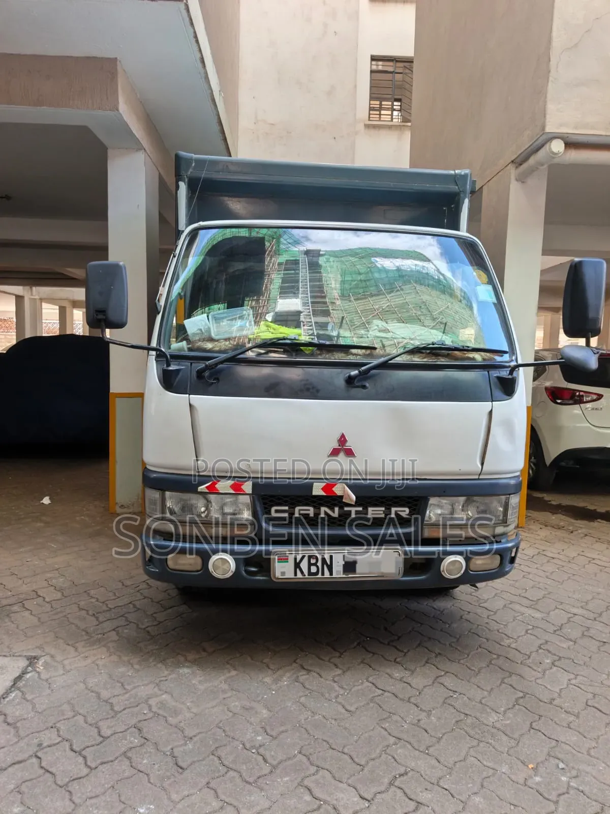 Mitsubishi Canter Petrol 2003 White