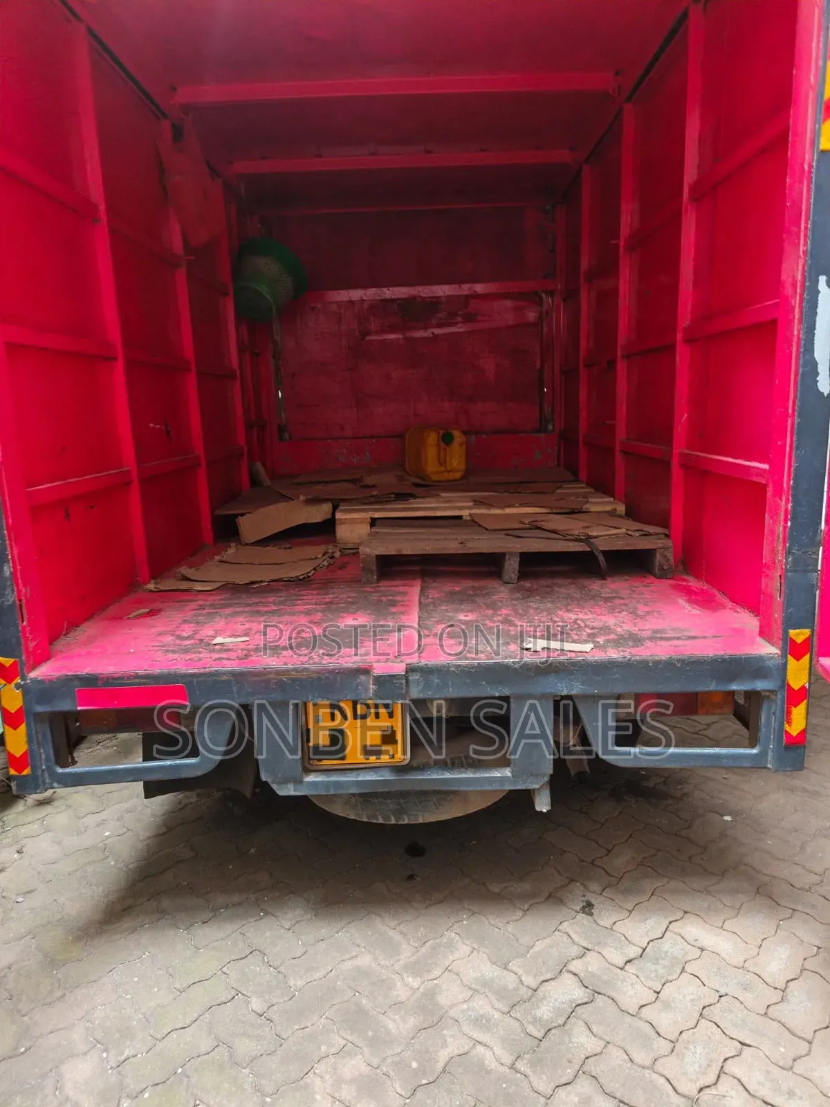 Mitsubishi Canter Petrol 2003 White
