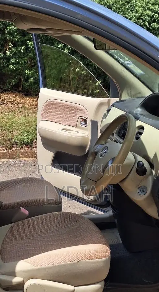 Toyota Sienta 2015 Blue