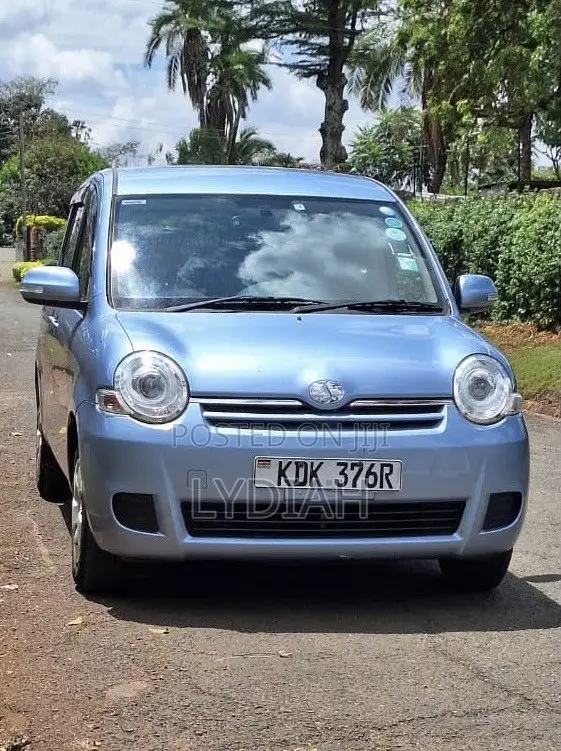 Toyota Sienta 2015 Blue