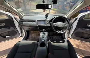 Honda Vezel 2016 White