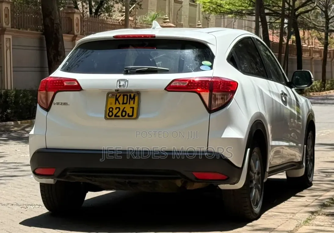 Honda Vezel 2016 White