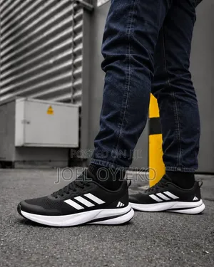 Adidas Light Strike Runners