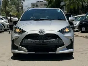 Toyota Yaris 2020 Silver