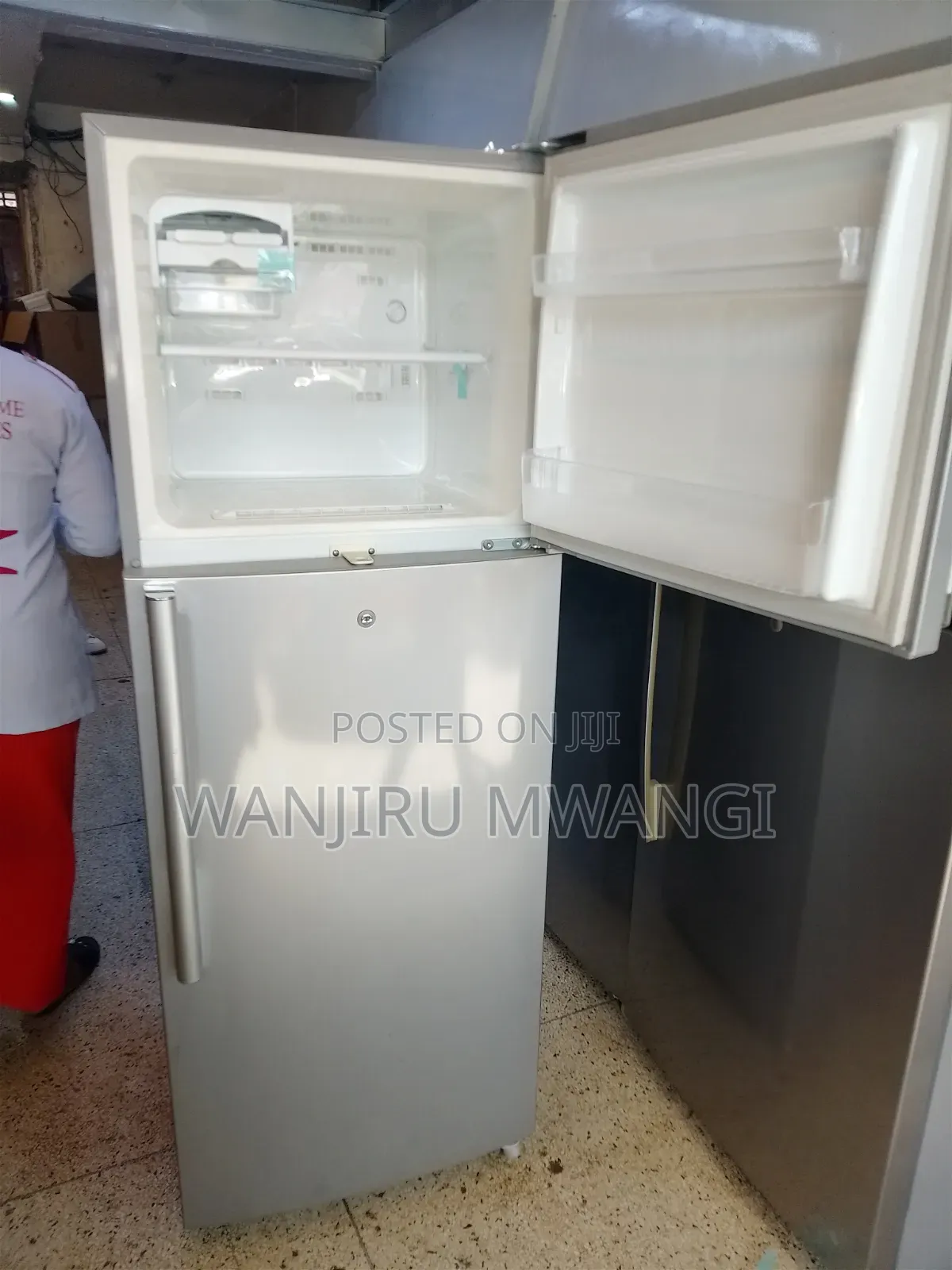 Brand New 350l Fridge (Samsung Silver Colour)