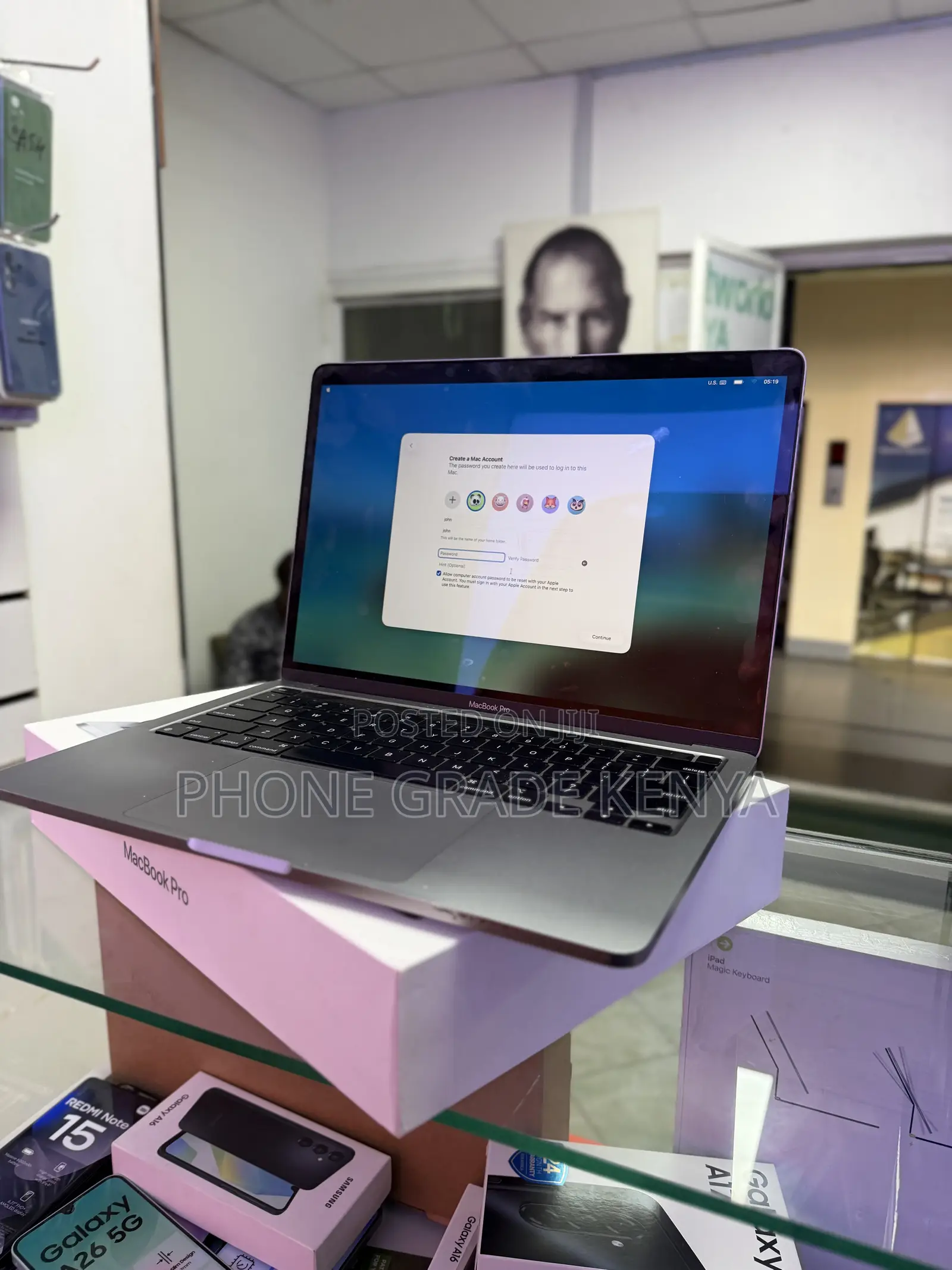 Laptop Apple MacBook Pro 2023 M2 Pro 8GB Apple M2 SSD 256GB