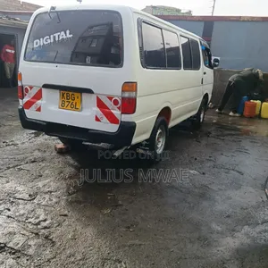 Toyota HiAce 2009 White