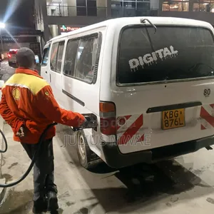 Toyota HiAce 2009 White