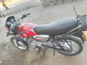 Bajaj Boxer 125 2019 Red
