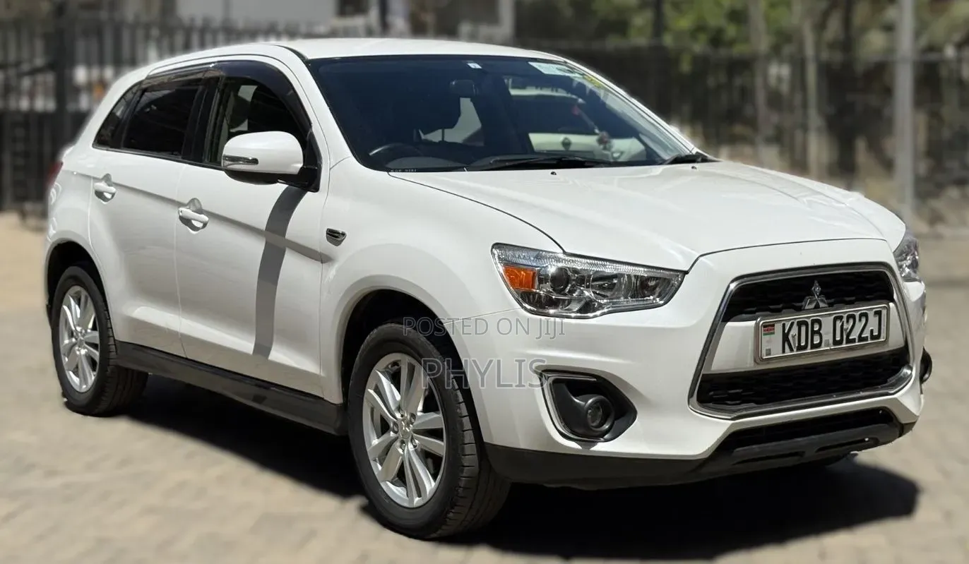 Mitsubishi RVR 2013 White