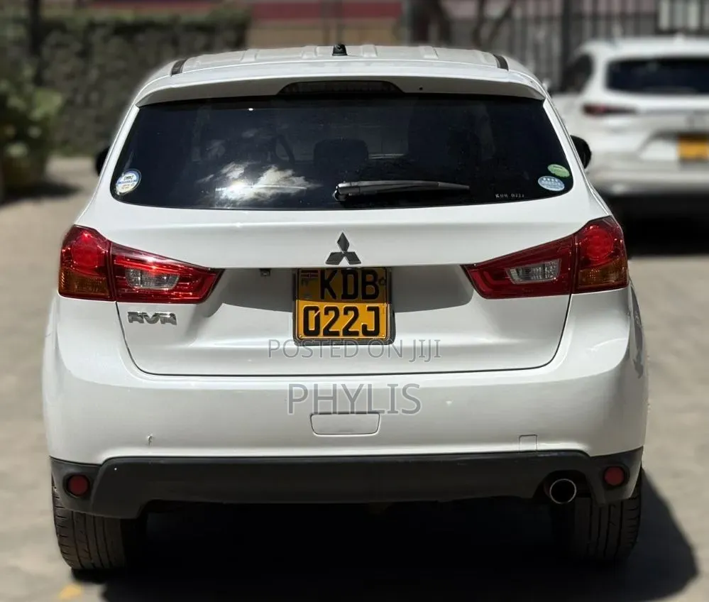 Mitsubishi RVR 2013 White
