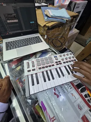 Akai Professional MPK Mini IV