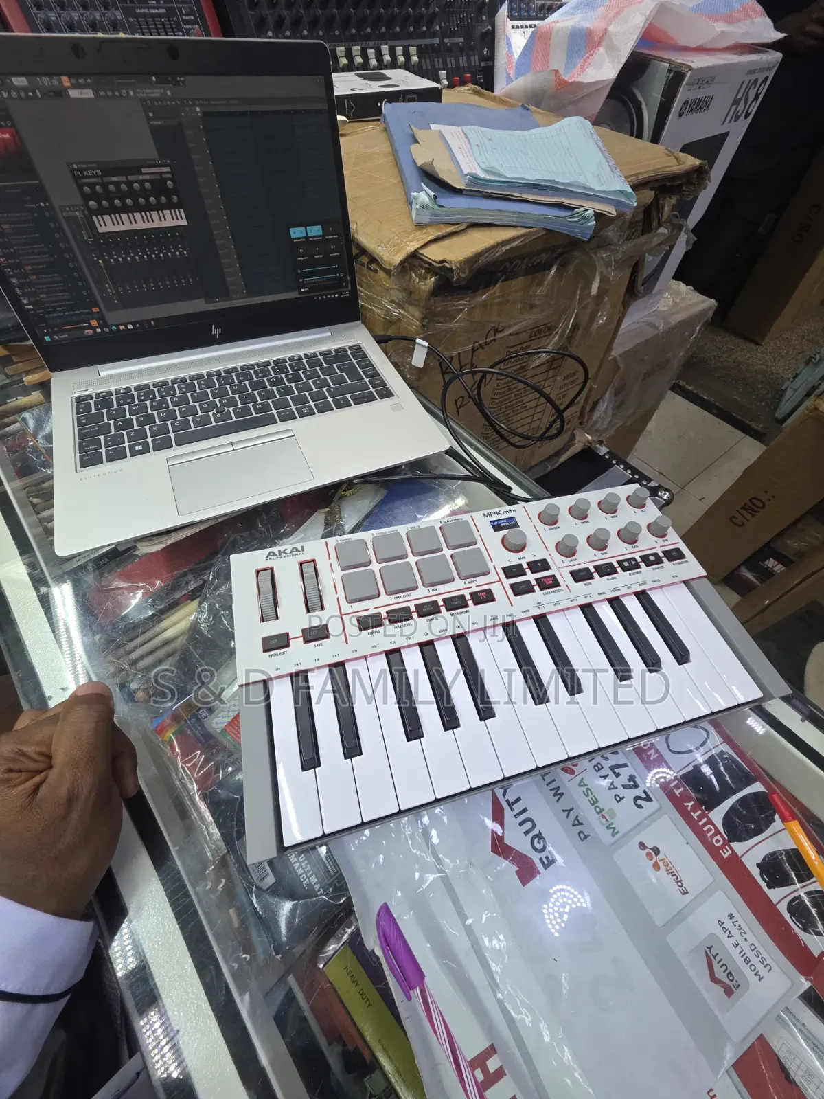 Akai Professional MPK Mini IV