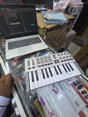 Akai Professional MPK Mini IV