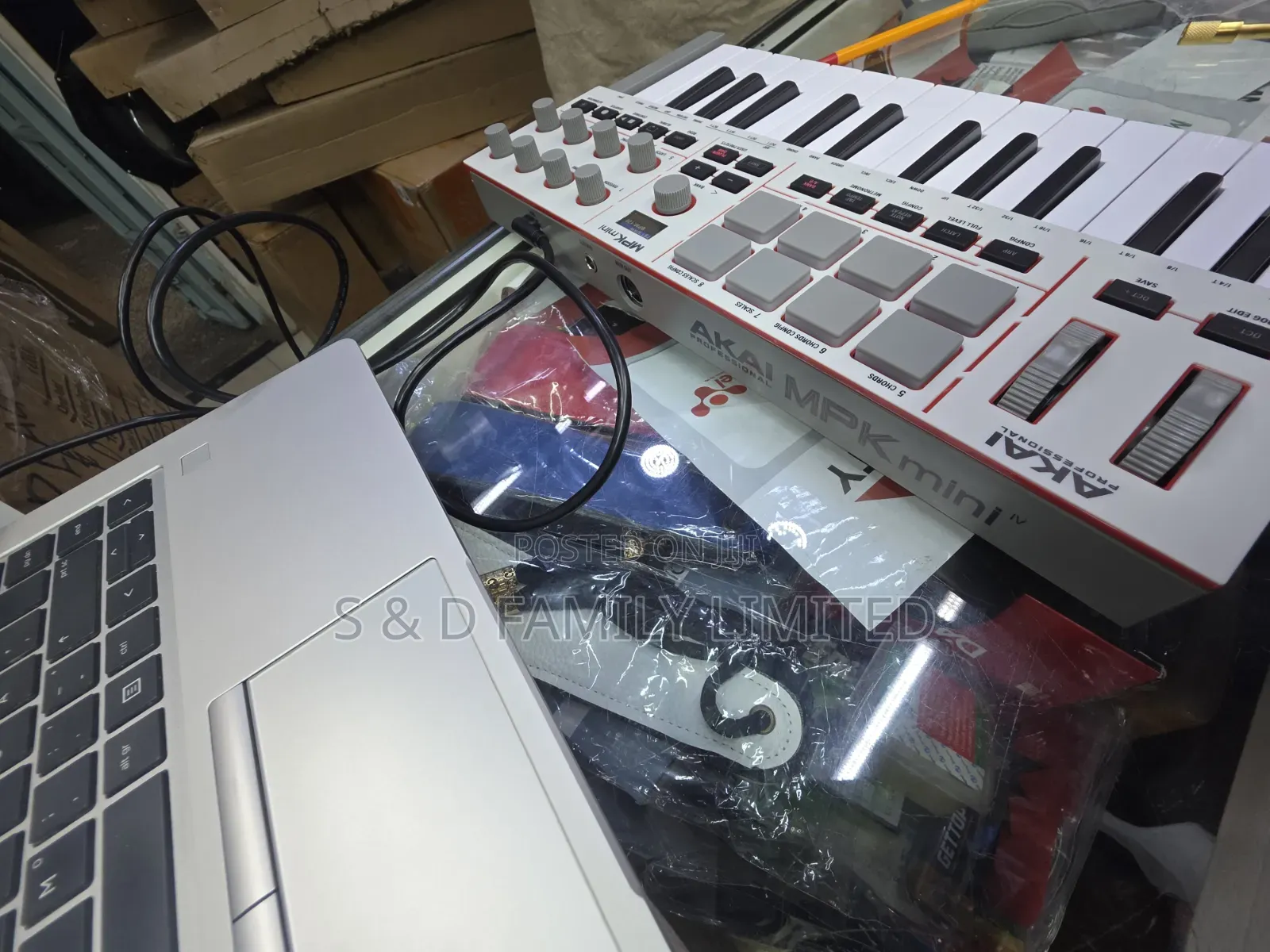 Akai Professional MPK Mini IV