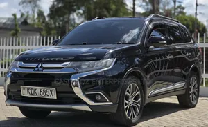 Mitsubishi Outlander 2.4 PHEV AWD 2015 Black