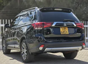 Mitsubishi Outlander 2.4 PHEV AWD 2015 Black