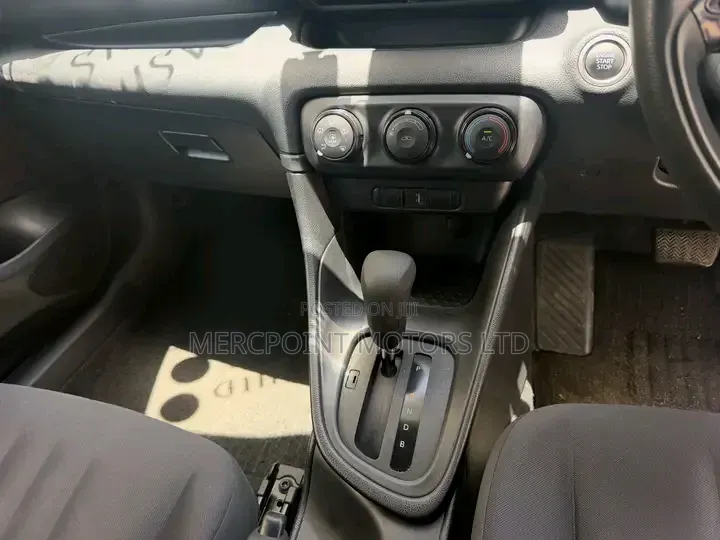 Toyota Yaris 2020 Teal