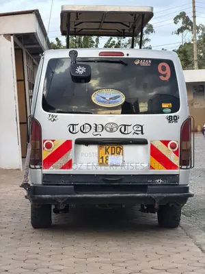 Toyota HiAce 2017 Silver