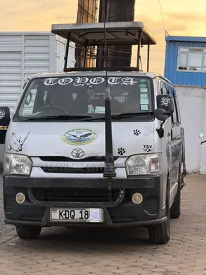 Toyota HiAce 2017 Silver