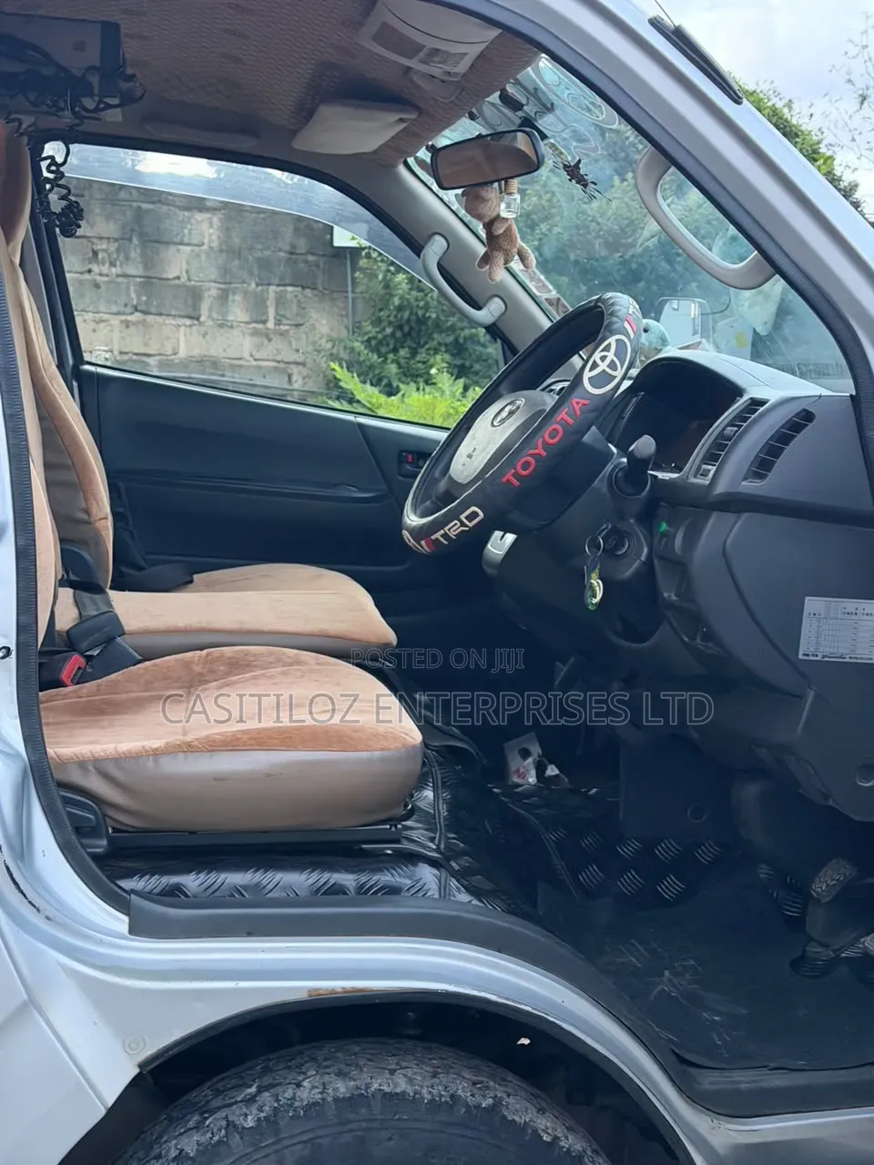 Toyota HiAce 2017 Silver