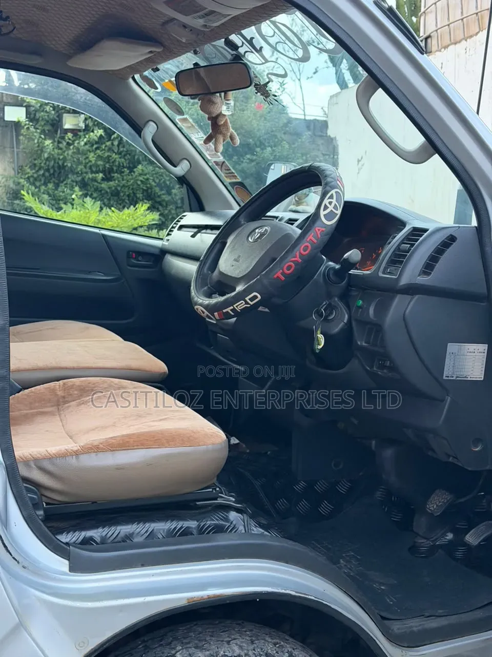 Toyota HiAce 2017 Silver