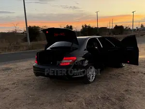 Mercedes-Benz C200 2013 Black
