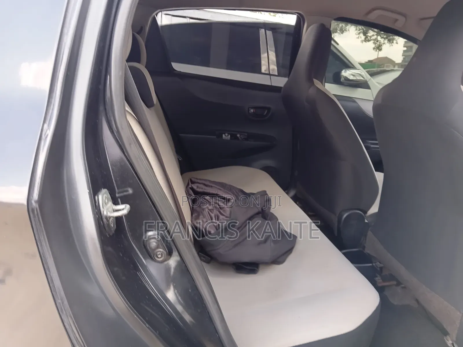 Toyota Vitz 2009 Black