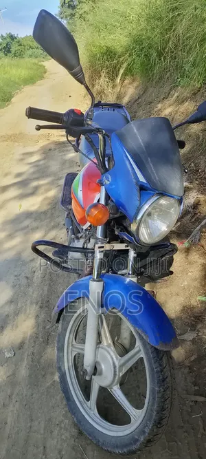 TVS HLX 125 2026 Blue