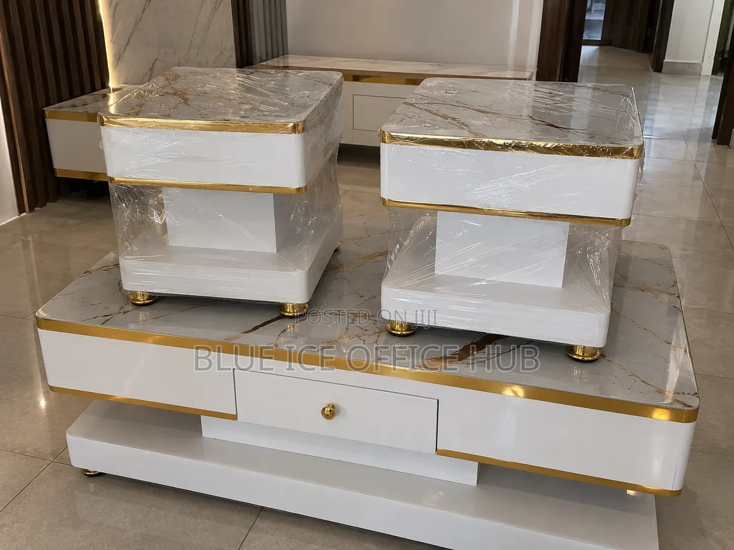 Modern Coffee Table With Stool