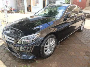 Mercedes-Benz C180 2019 Black