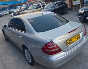 Mercedes-Benz E200 2005 Silver