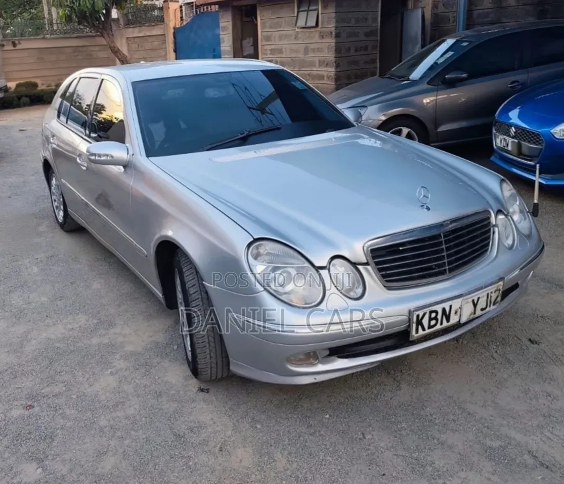Mercedes-Benz E200 2005 Silver
