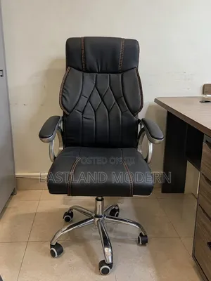 Executive Leather Office Chair – High Back Swivel Chair.