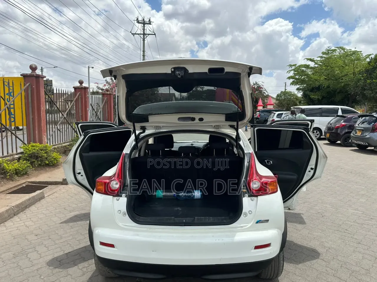 Nissan Juke 2011 White