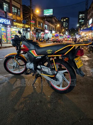 Honda CB 2022 Red