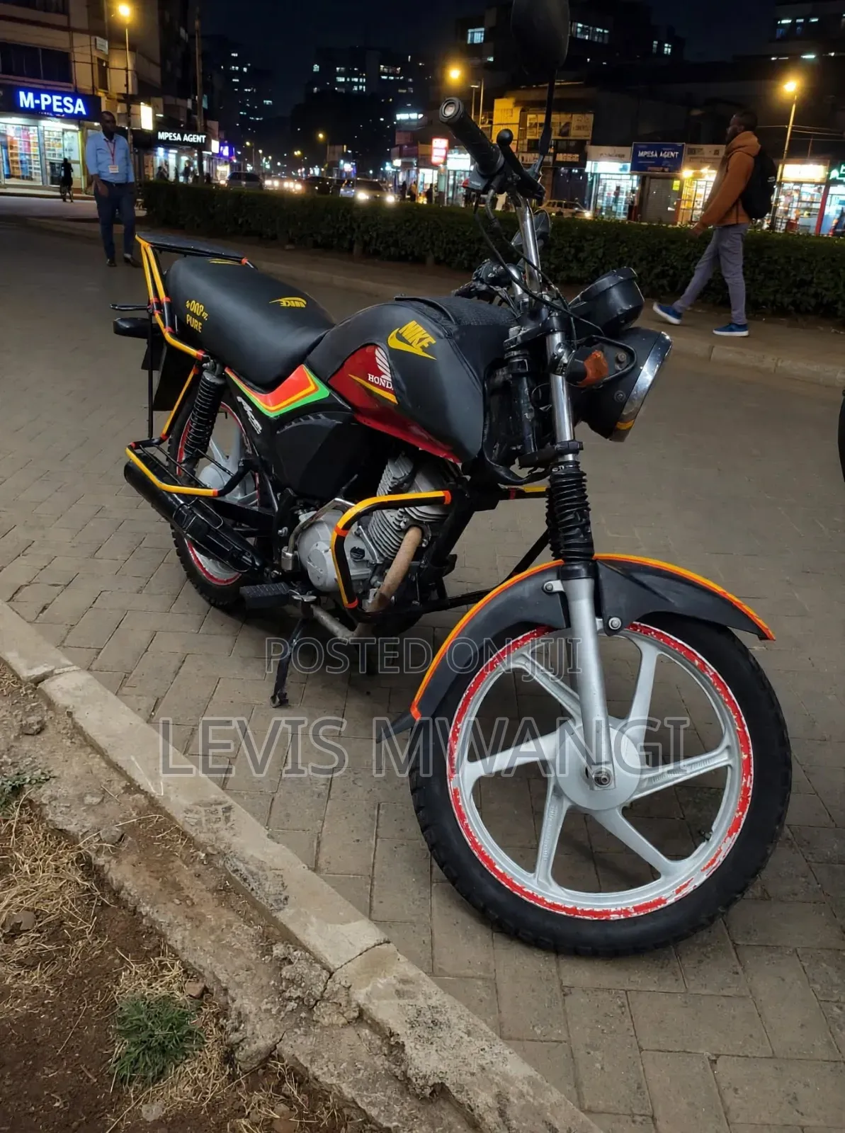 Honda CB 2022 Red