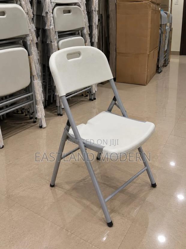 White Plastic Foldable Chair – Outdoor and Event Chair