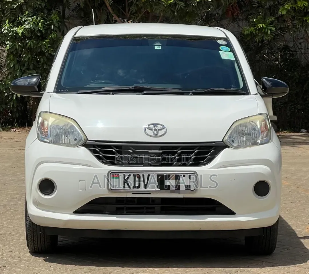 Toyota Passo 2017 White