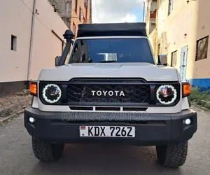 Toyota Land Cruiser 76 Series 2012 Off white