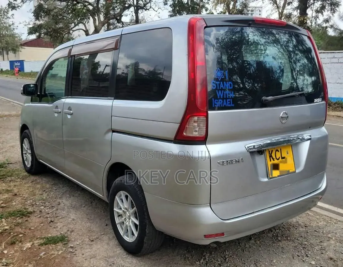 Nissan Serena 2009 Silver