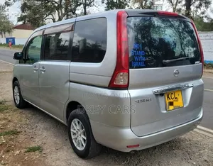 Nissan Serena 2009 Silver