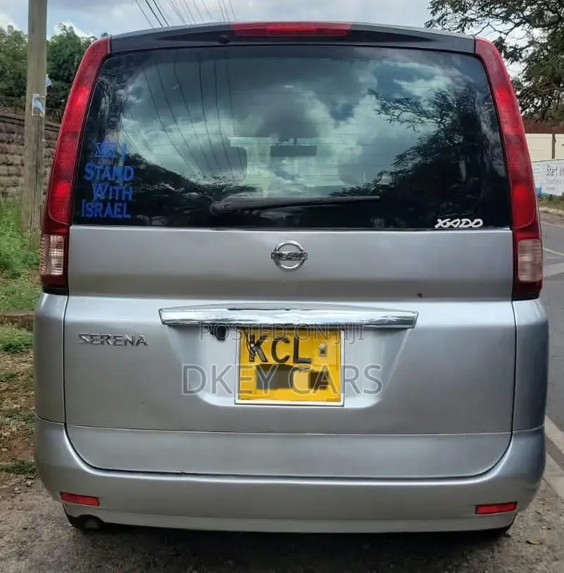 Nissan Serena 2009 Silver