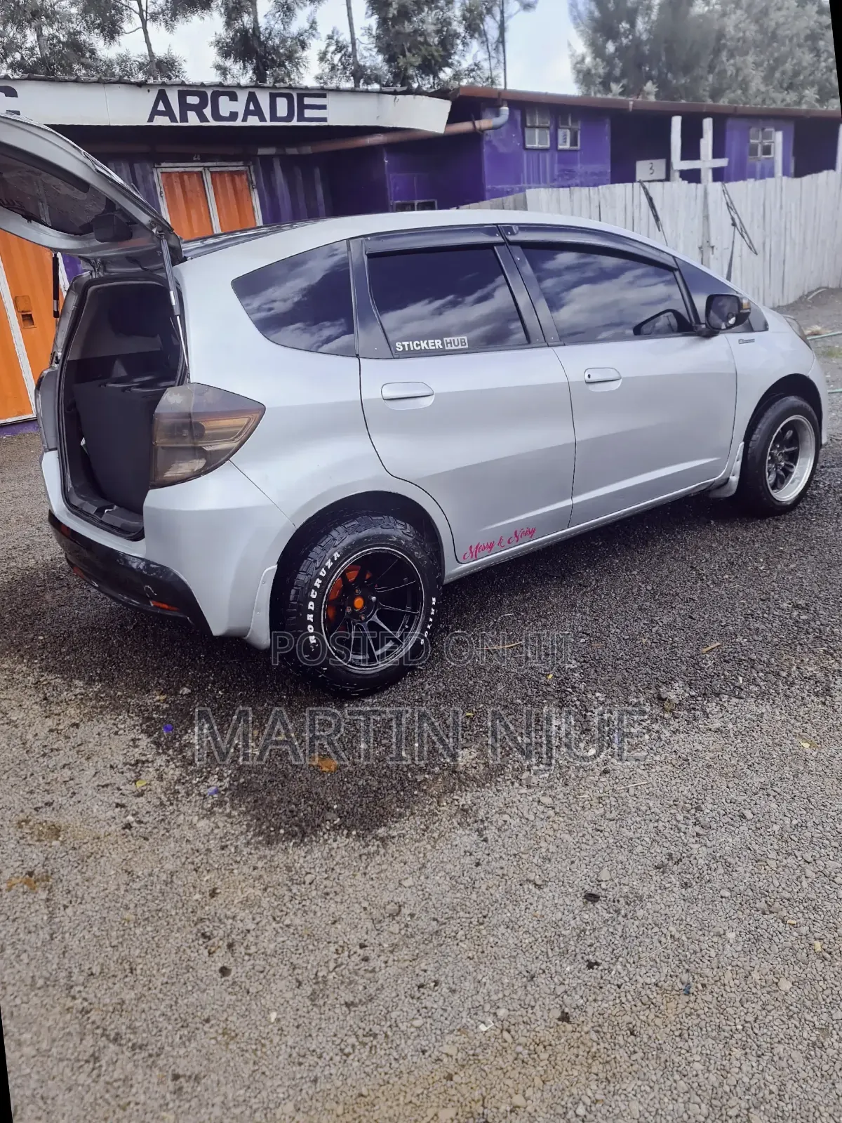 Honda Fit Automatic 2012 Silver