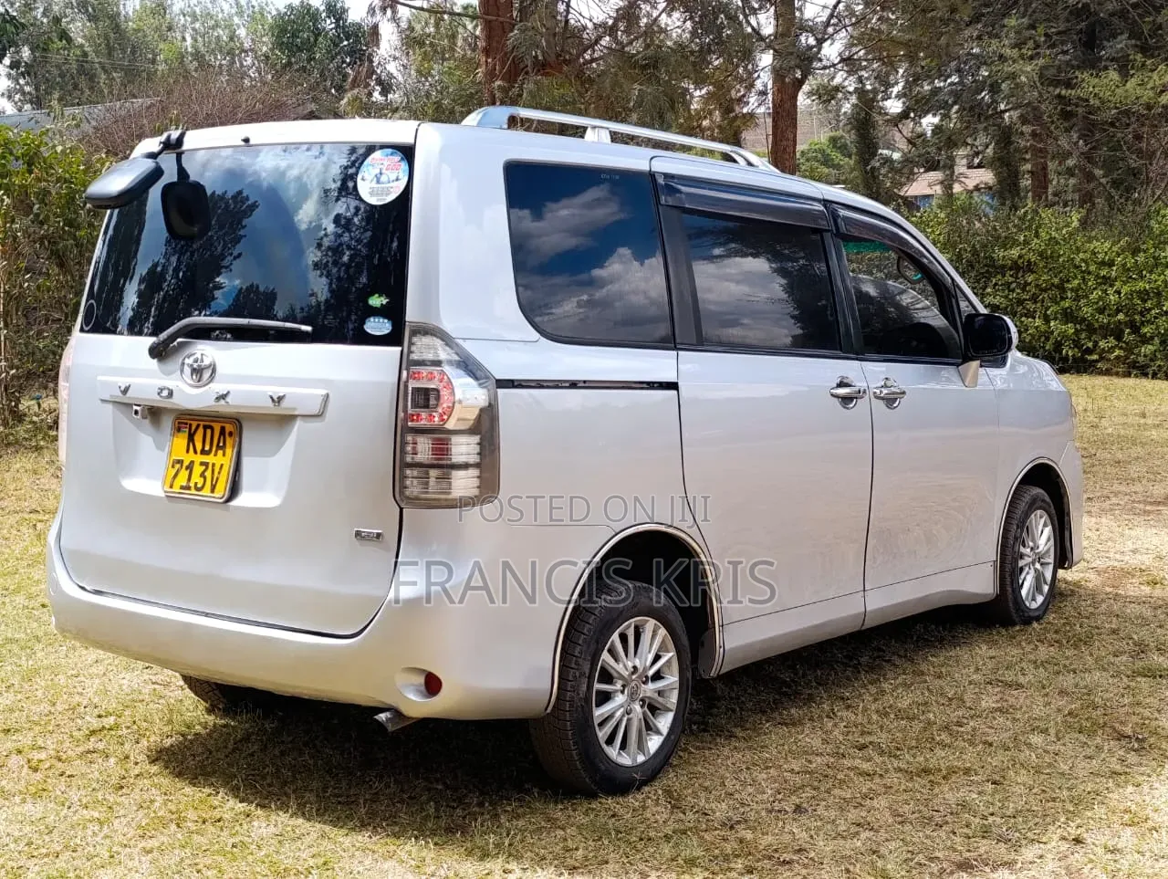 Toyota Voxy 2014 Silver