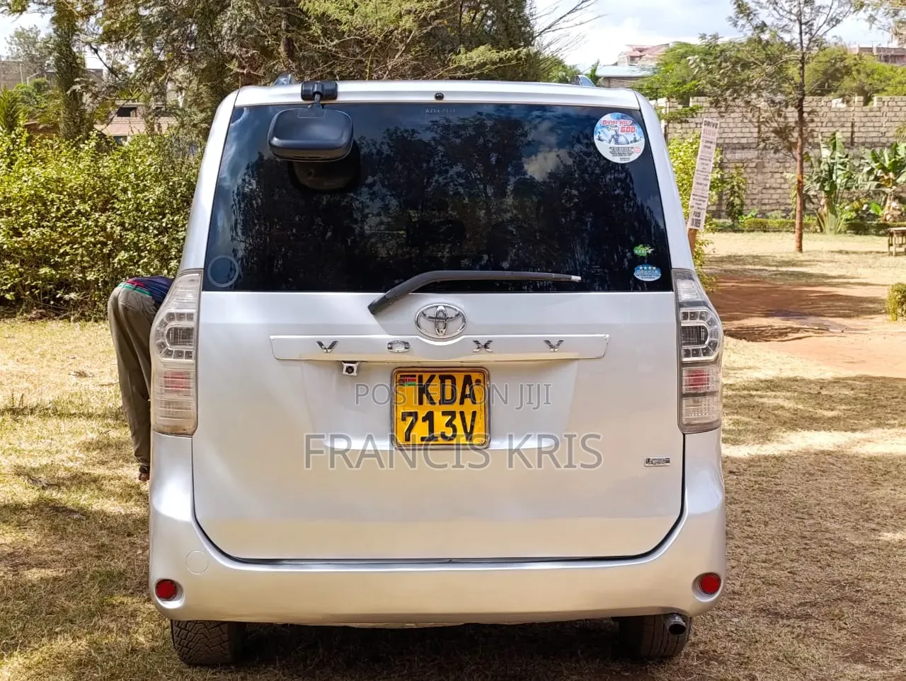 Toyota Voxy 2014 Silver
